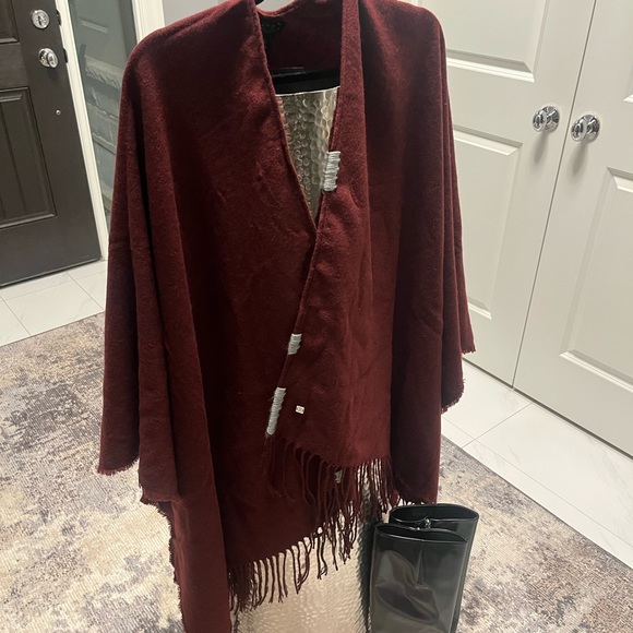 LAUNDRY BY SHELLI SEGAL burgundy fringed pashmina shawl with touch of grey - Picture 10 of 16